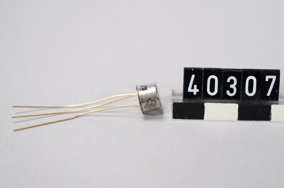 Transistor till dator av metall.
