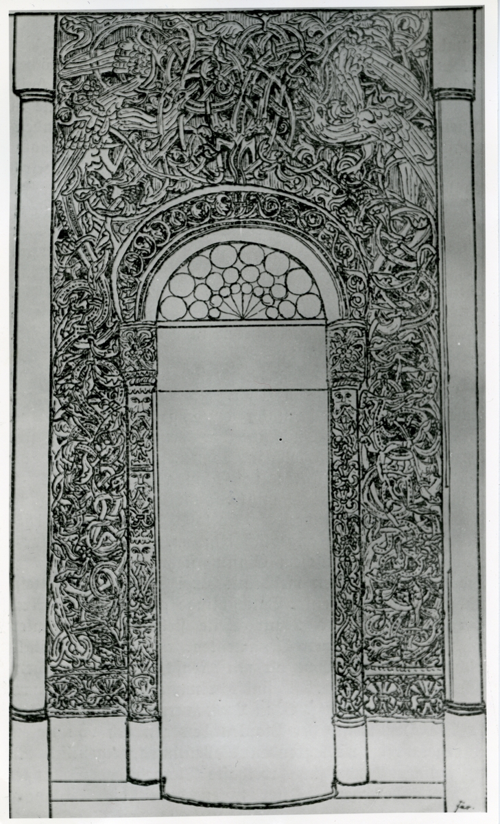 Tegning av en form for portal. Rundt portalen er det snirklete tegninger av norrøne motiver.