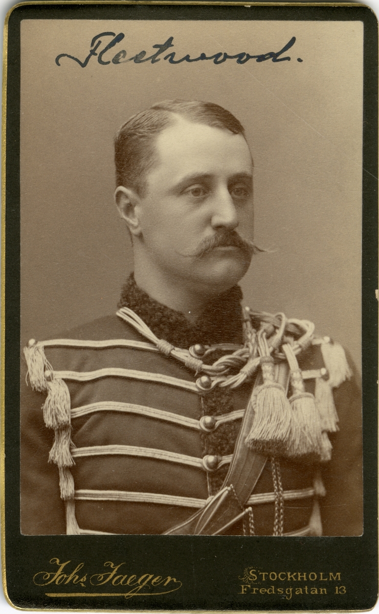 Porträtt av Emil Victor Fleetwood, löjtnant vid Smålands husarregemente K 4.