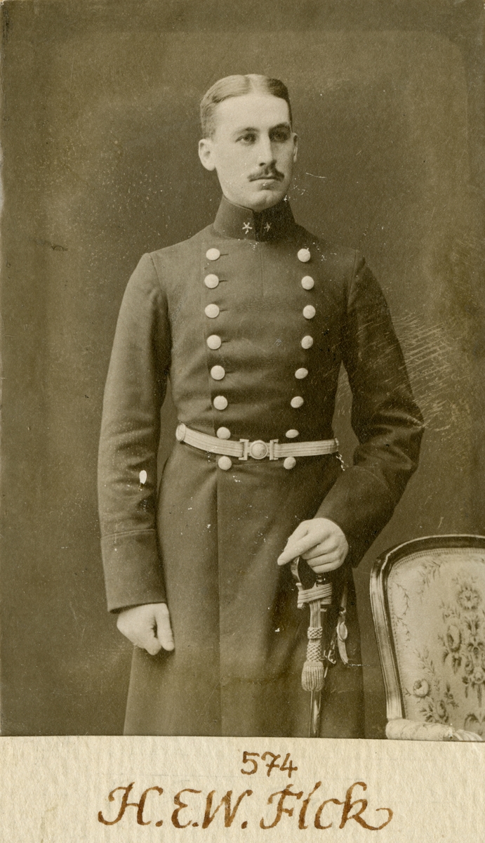 Porträtt av Henrik Ernst Wilhelm Fick, löjtnant vid Göta livgarde I 2.