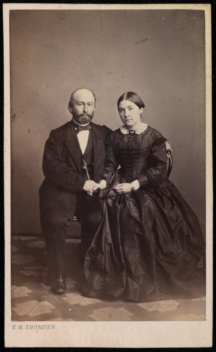 Portrett av Haaken Christian Mathiesen og hans 2. kone Louise Mathiesen, f. Larpent..