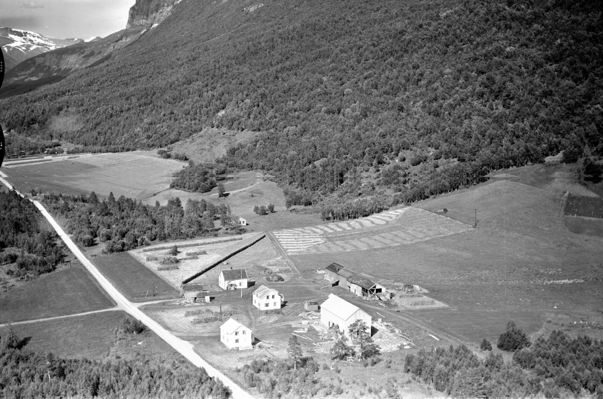 Flyfoto: Sørdalen, Løkstad i Bardu 1959