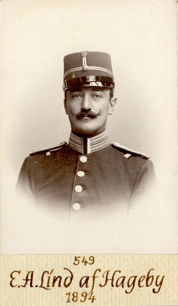 Porträtt av Ernst August Ludvig Lind af Hageby, underlöjtnant vid Göta livgarde.