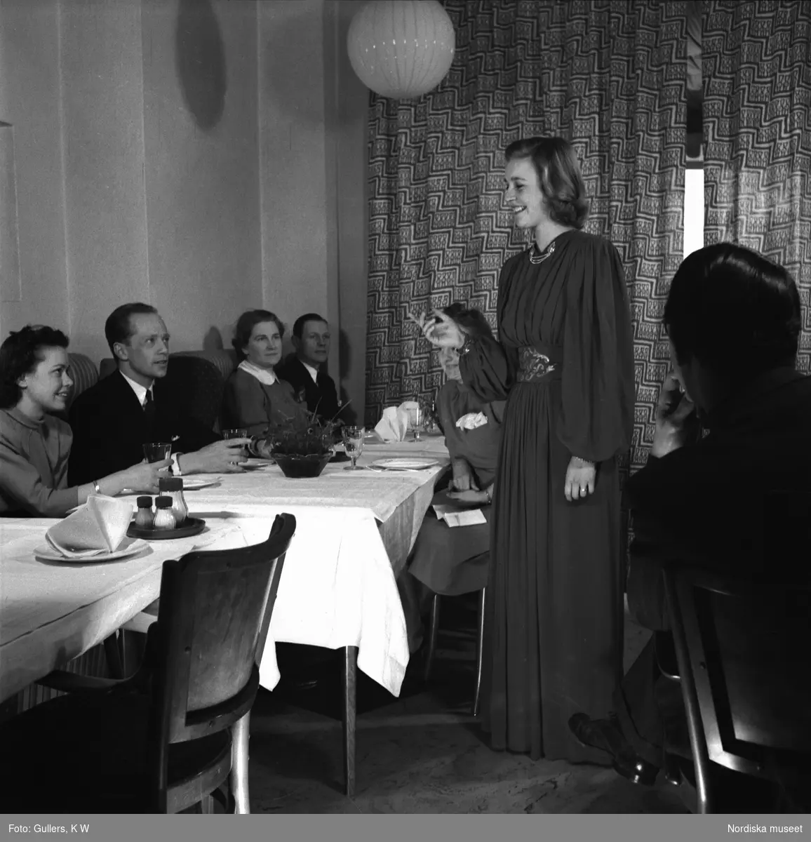 Musikunderhållning med Alice Babs - Nordiska museet / DigitaltMuseum