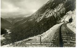 Norge. Raumabanen ved Vendetunellen.