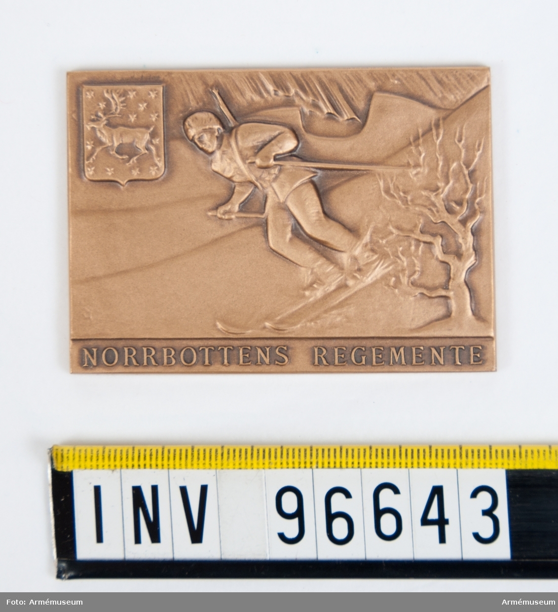Plakett i brons för Norrbottens regemente.
Stans nr 12743.
1940-10-23