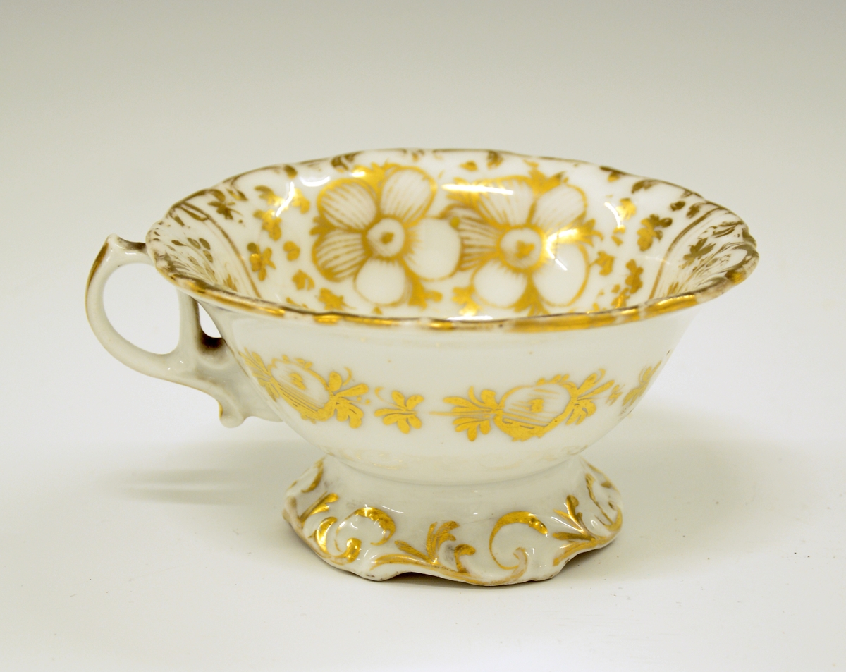 Tekopp med skål. Porselen - muligens tysk. 1800-tallet.