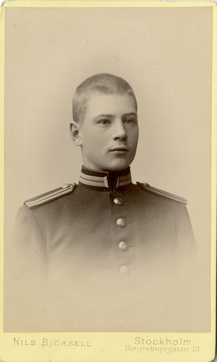 Porträtt av Allan Henrik Mikael Kreüger, underlöjtnant vid Kronobergs regemente I 11.