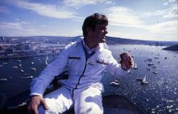 Knut Erik Knudsen skuer utover Oslofjorden under innfarten t