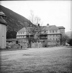 Mandheimen med tilbygg