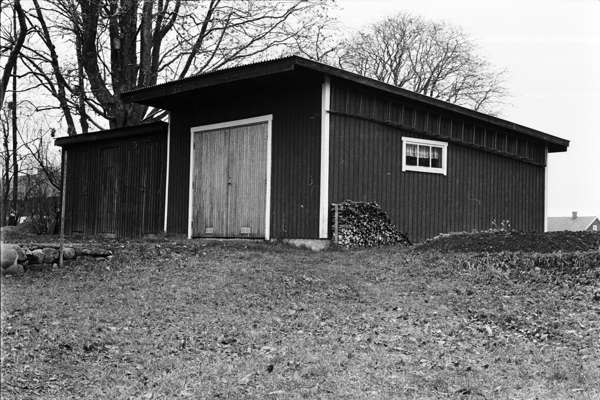 Vedbod och garage, Tensta-Forsa 3:5, Tensta socken, Uppland 1978