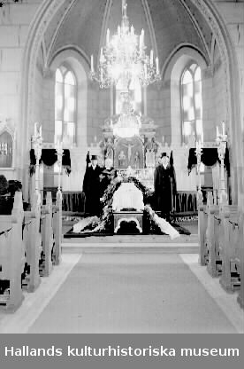 Begravningsvagn, begravning och likvaka, Maj 28 år. Beställare av fotograferingen: John Bernandersson, Syllinge, Veddige.