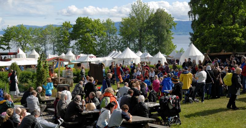 REKORD: Publikumsrekord på Hamar Middelalderfestival, bidro til økt besøk på Anno museum Domkirkeodden i 2016. (Foto: Anno museum) (Foto/Photo)