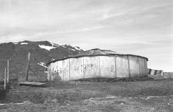 Gjenreisning. Honningsvåg. Tyske fangeboliger blev overtatt 
