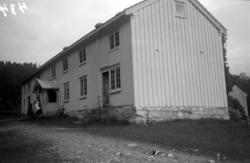 Et våninghus på Todalshaug i Surnadal kommune. Huset har et 