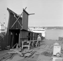 Bildet viser reising av dekkhus på bildekket på B/F"Norddals