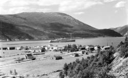 Postkort med motiv fra Sunndalsøra i Sunndal kommune. Vi ser