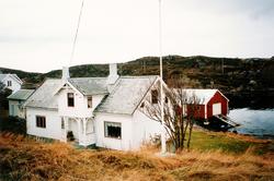 ";Nordmørslån med uthus, naust og kai";. Gnr. 52 , Bnr. 792 