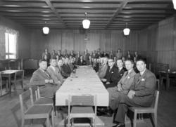 Et møte i storsalen (NRKstudio, øvelokale også for Kristians