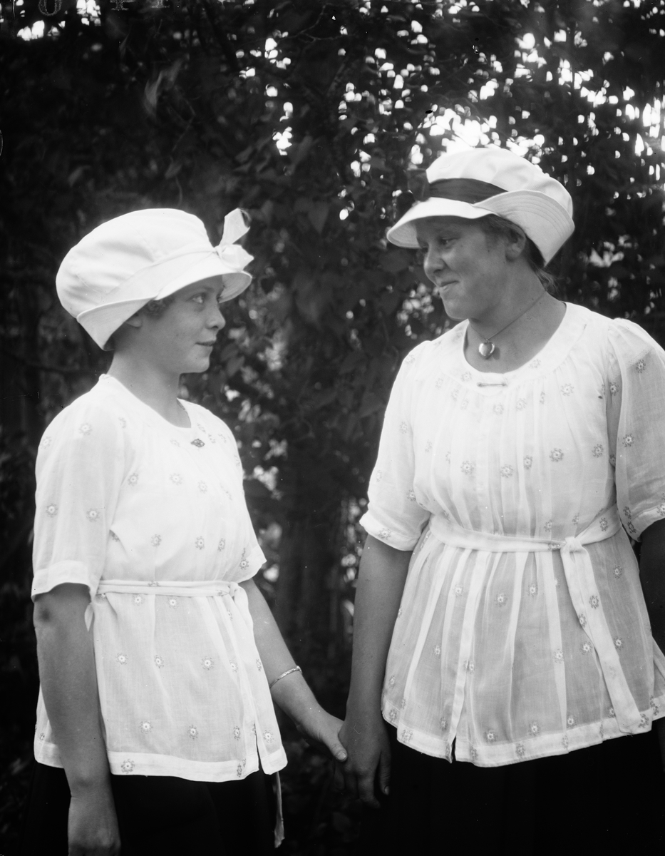 "Greta Petterson o Greta Anderson", Sävasta, Altuna socken, Uppland 1919