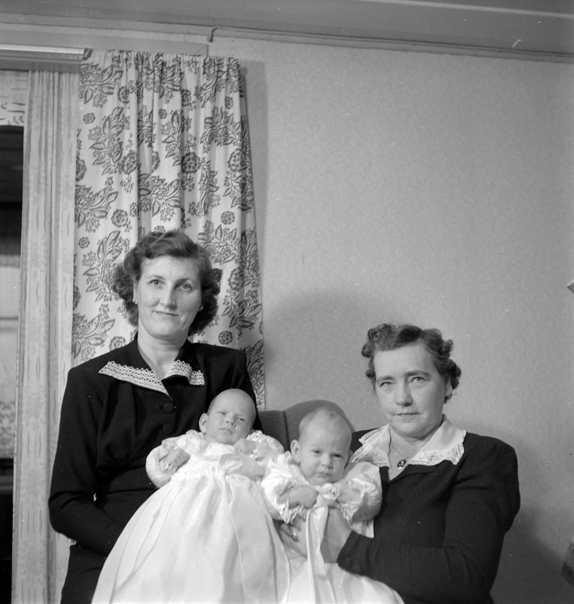 Signe Presthus Lundkvist med tvillinger