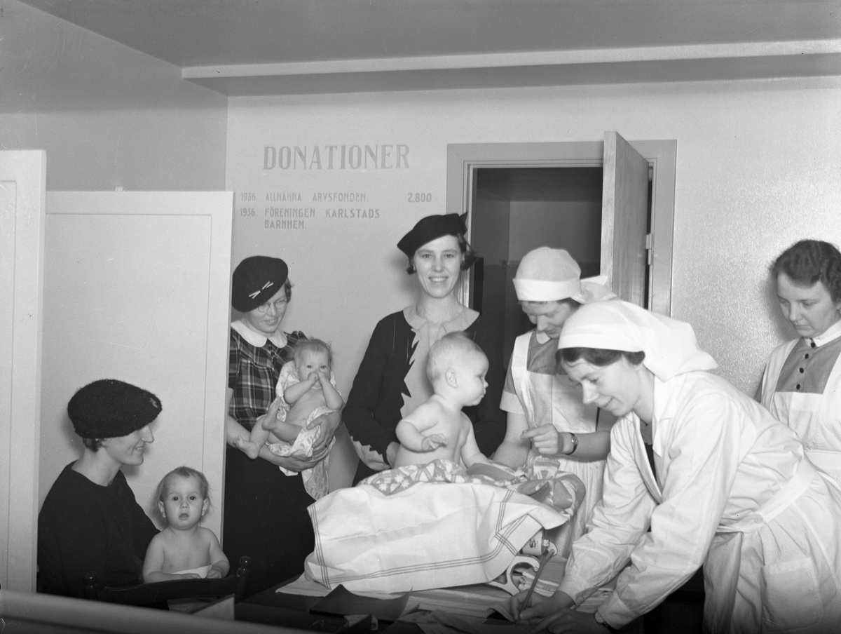 Bildsvit från Karlstads barnavårdscentral tagen efter flytten till nya lokaler på Västra Kyrkogatan 1 år 1937.