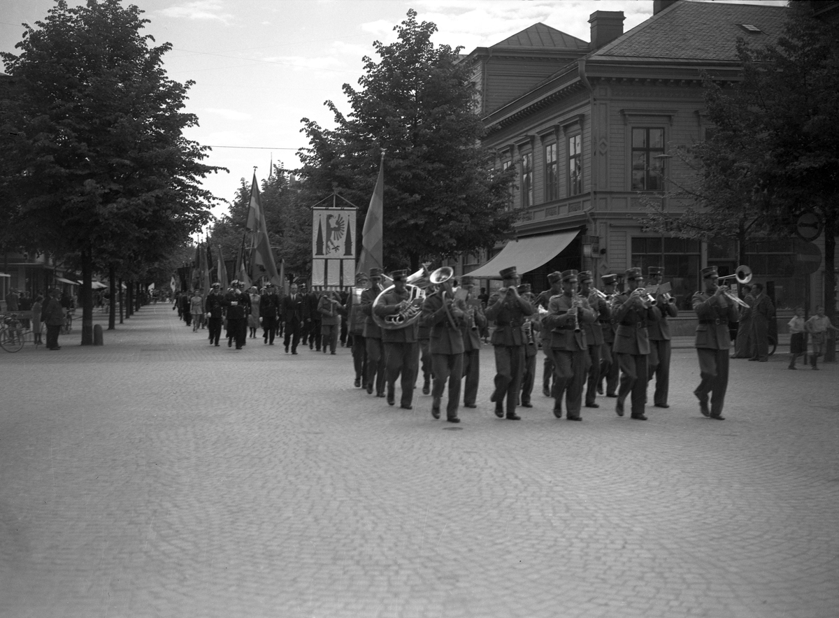 En medborgarfest hålls i Karlstad 1940.