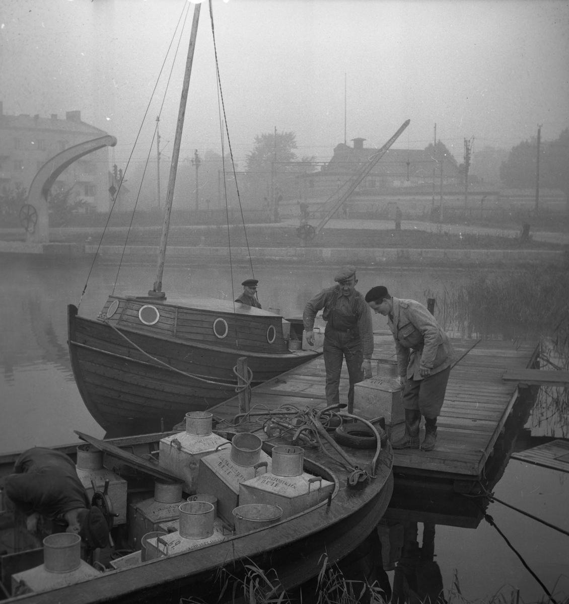 Personal från fiskeodlingsanstalten i Deje på en bild från 1951.