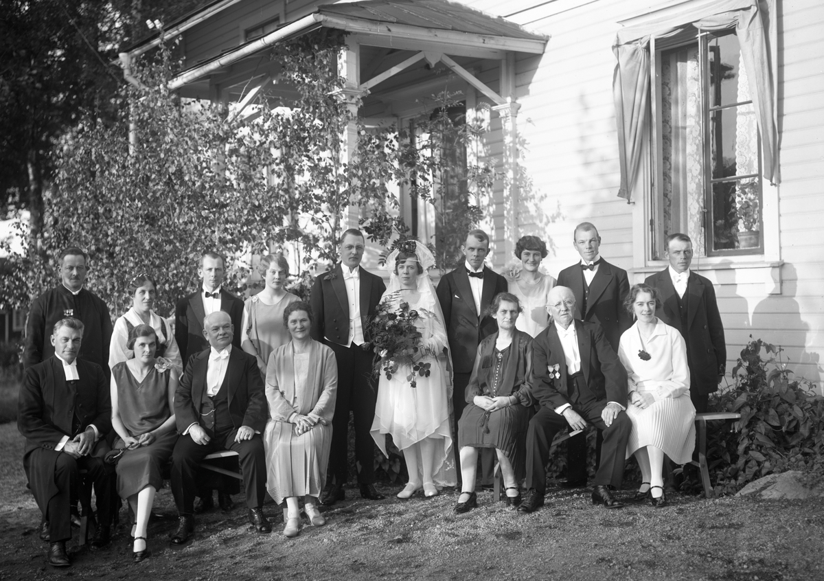 Bröllop någon gång på 1920-talet.