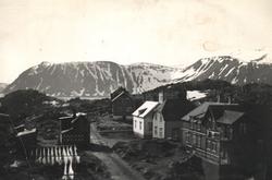 Honningsvåg før 1945. Bebyggelse i Rådhusgata. Hotell Fønix 