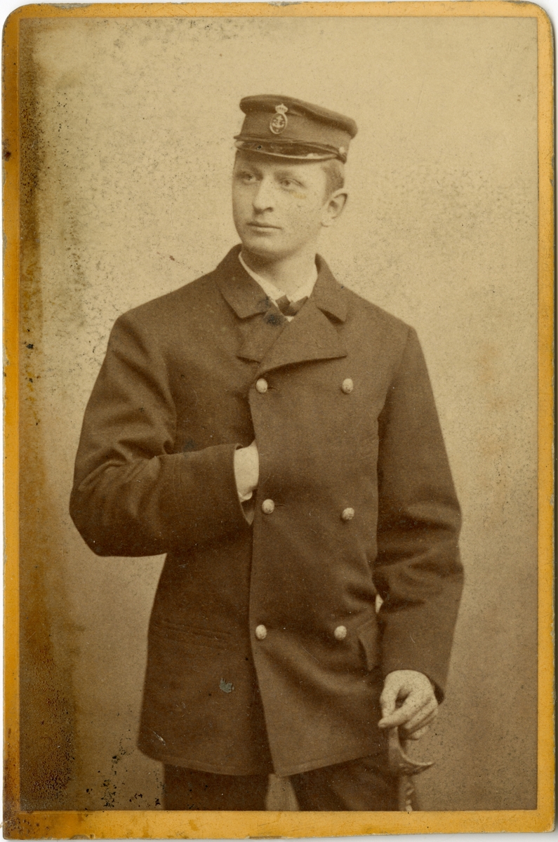 Porträtt av August Herman af Petersens, officer i Flottan.