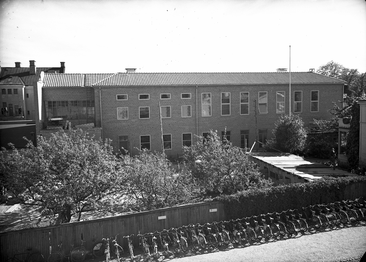 Textilgården, tillhörande Gefle Ångväfveri AB.
Ångväveri markarbete. 1947. Reportage för Arbetarbladet.