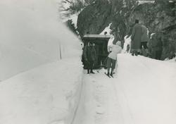 Demonstrasjon av Unimog lastebil og snøfreser mellom 1936-19