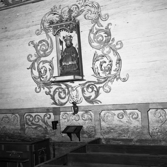 Granhults gamla kyrka. Exteriör och interiör efter restaureringen, 1953.