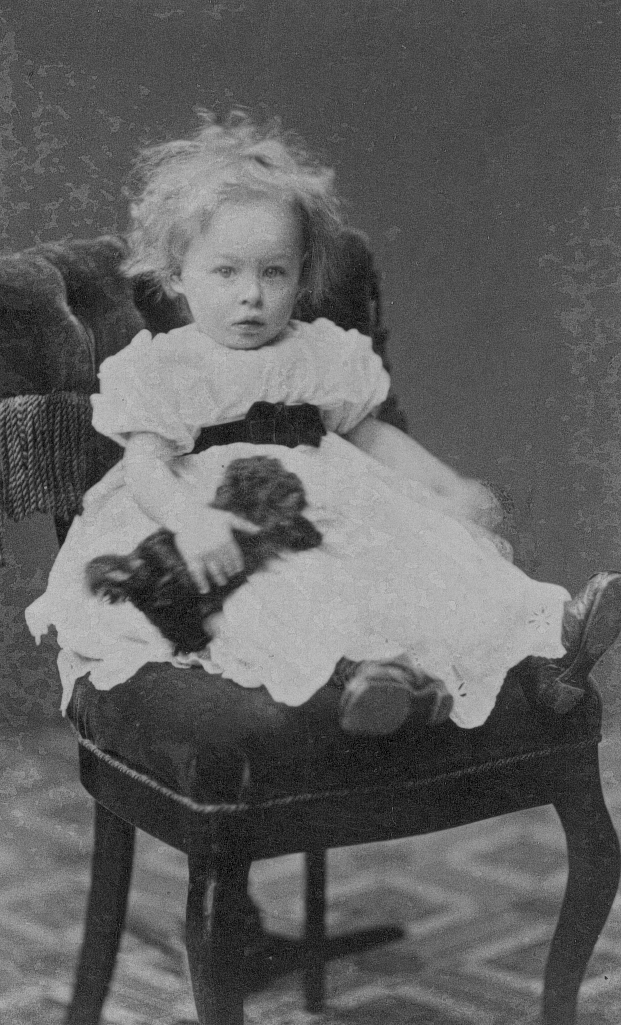 Hedvig Maria Elisabeth Berggrén, född 15/7 1873.
Foto 1875.