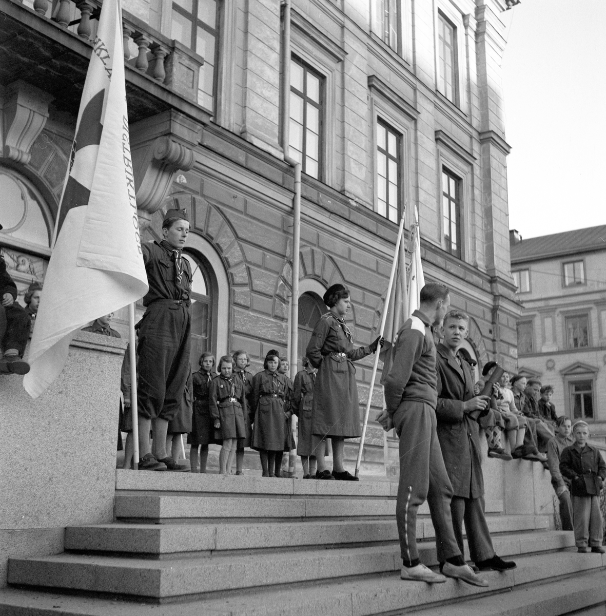 Godtemplarebudkavel överlämnas på Rådhustrappan. 26 maj 1951.