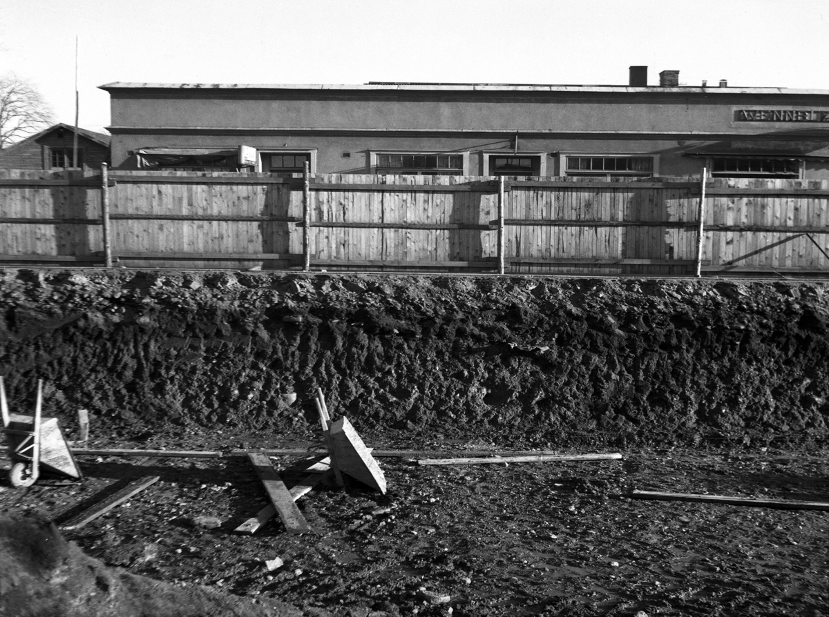 Kv. Guldsmeden. Storgatan 18. Foto fr. grundgrävningen 1957.
