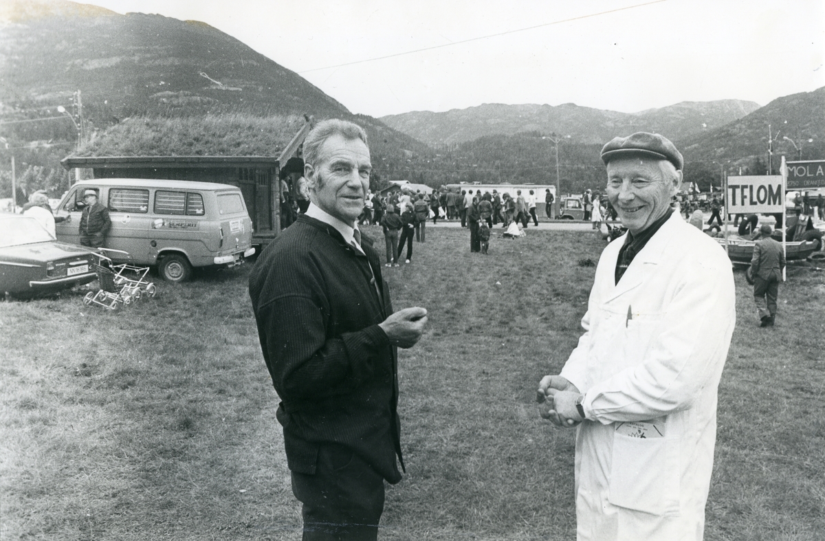 Alfred Bolstad og Torvald Indrebø på siste Dyrsku-dagen i 1982.