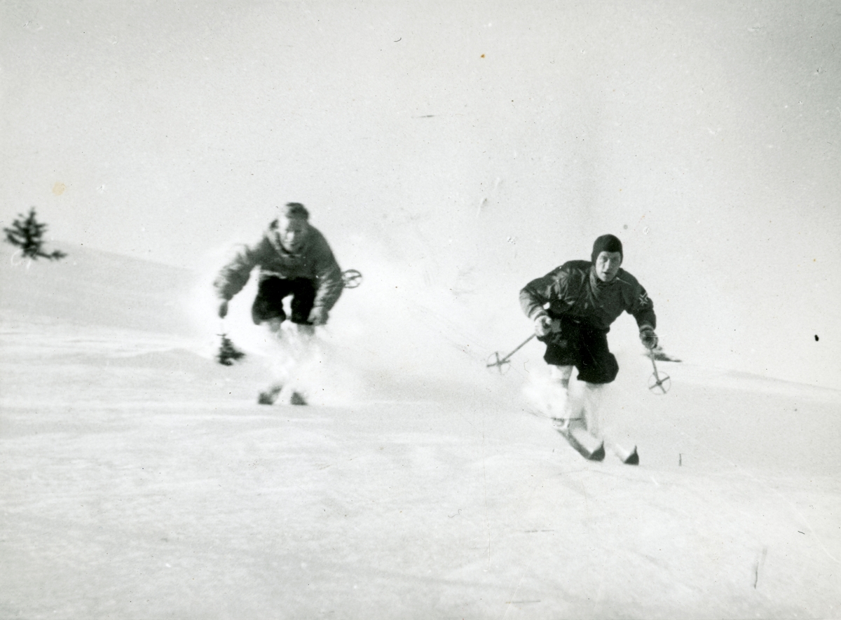 Kongsberg skiers down hill