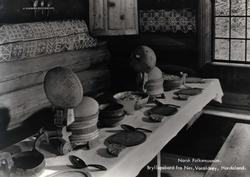 Postkort, Bryllupsbord fra Nes,  Varaldsøy, Hordaland.