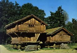 Postkort. Loft fra Tveito, Hovin i Telemark. Telemarkstunet,