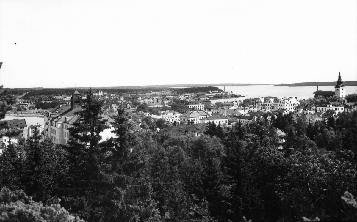 Utsikt från Erik-Lars-berget, Hudiksvall. Foto 1936.