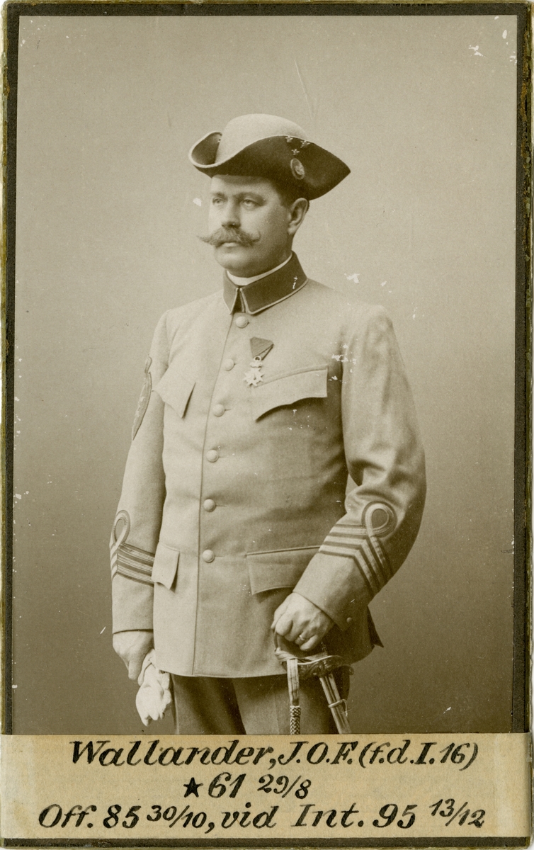 Porträtt av Johan Oscar Fredrik Wallander, officer vid Vestgötadals regemente I 16 och Intendenturkåren.