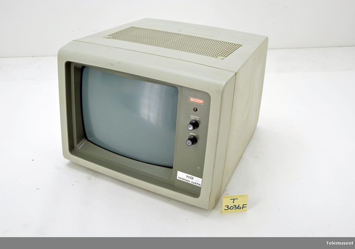 - Norsk Data
- Sperry PC. Colour Display. Type nr 3585-01
- Norsk Data. Type Hitachi. Colour Display Mod nr CM 1474 AE
   Fra 1990
- Blaupunkt CH532-121S. Type FM100-21/OBD
- IBM. ID nr 320r-55-19846, 2 stk
- 2 stk a. Norsk Data mod nr MAX-12, ND 960. Prod: 
   Princeton Graphic System, Taiwan ND 9710
   b. ND 9710, ND 109600
- Monitor for tekst telefon. Panasonic Modell nr TR-940M
   Art nr 25-129-3216 Fra 1982