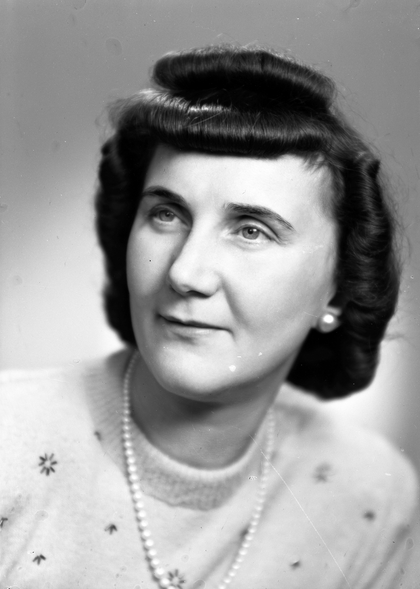 Fröken Agnes Brundin, Mackmyra. 6 oktober 1945.