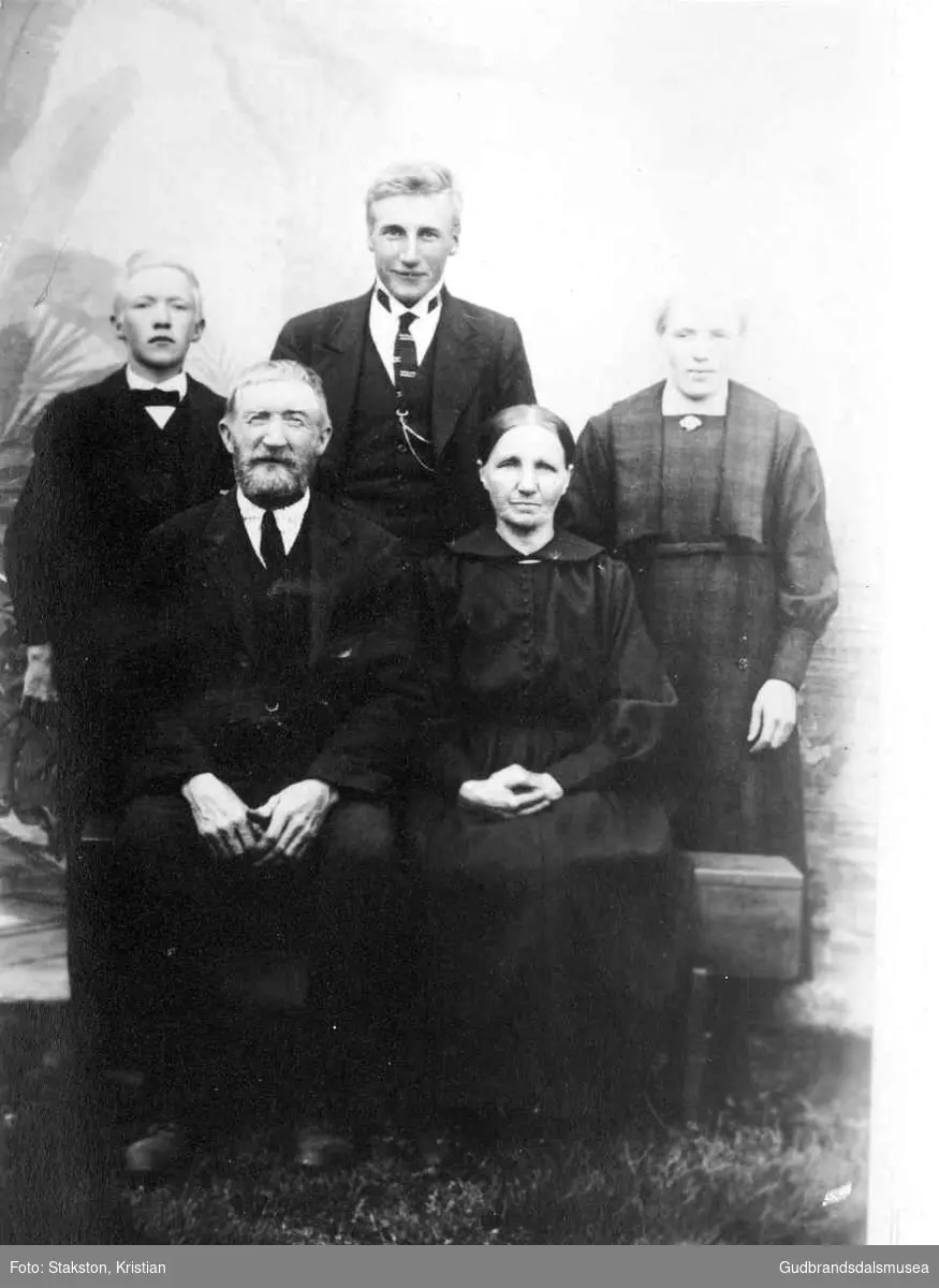 Jakop Åboen (f. 1869) med familie