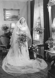 Solveig Schjetne Høy som brud