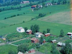 Flyfoto, Lillehammer, bebyggelse. Husene ligger på oversiden