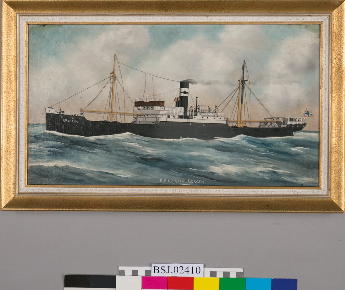 Skipsportrett av dampskip KRISTIN under fart i åpen sjø.
