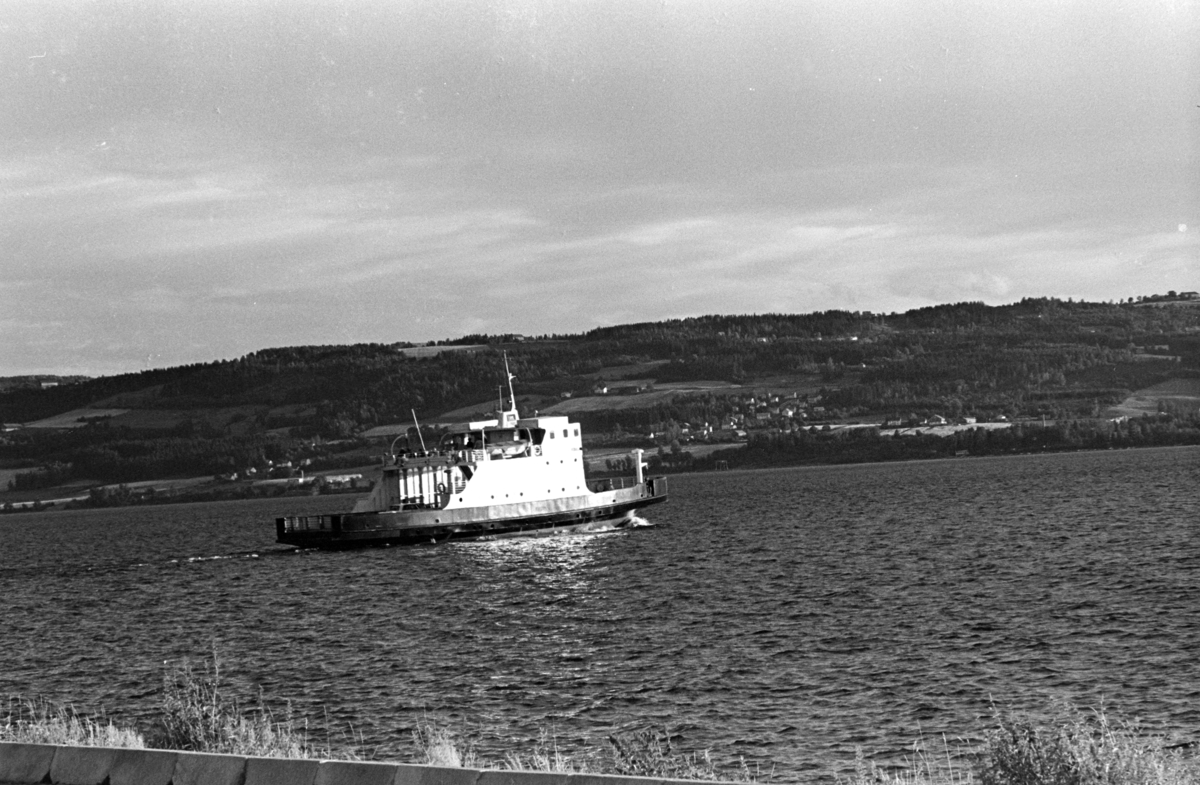 Mjøsfærgen ,bilferge, Mengshoel-Gjøvik, mjøsbåt.